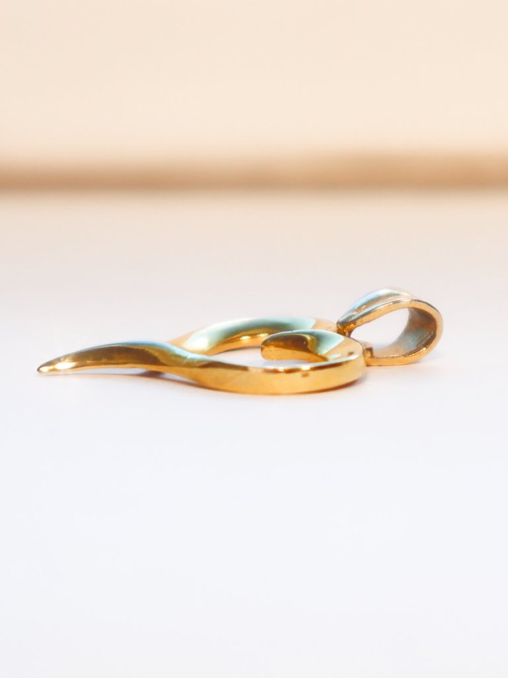 18k Yellow Gold Heart Pendant - Picture 14 of 17